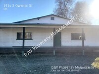 Building Photo - Huge Storage Unit w/Garage Door Access!