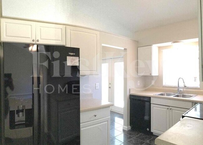 Building Photo - 649 Nardello Dr