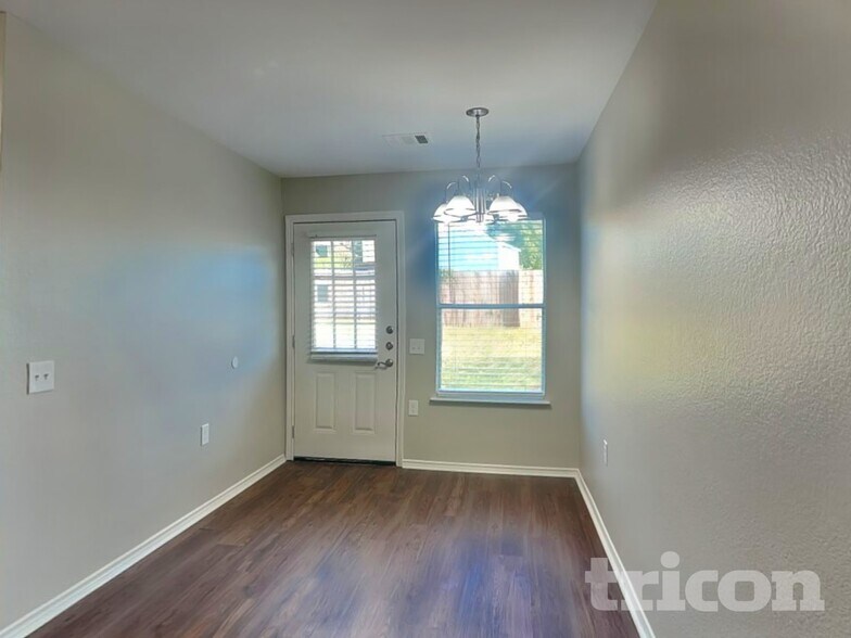 Building Photo - 11312 Hungry Horse Dr
