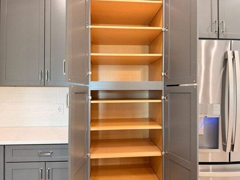 Building Photo - 2459 Englemann Dr