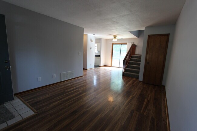 Building Photo - 2801 W Broadway