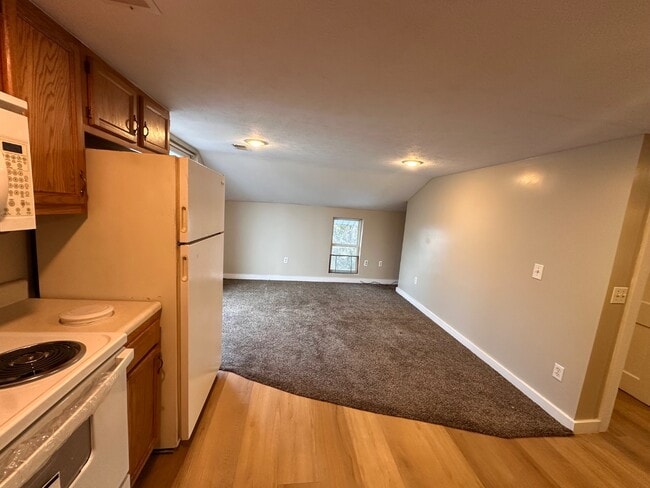 Building Photo - 17 S 1st St