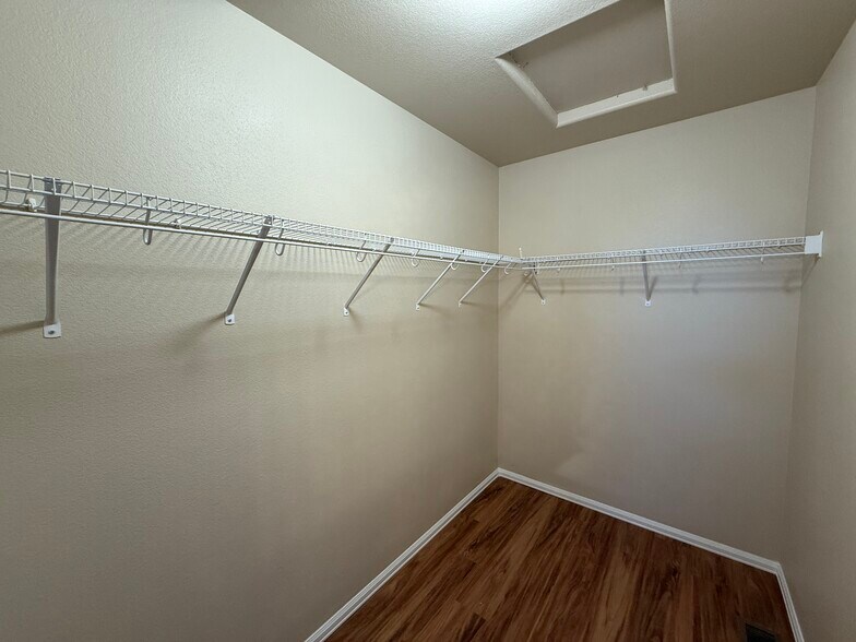 Building Photo - 775 Hailey Glenn Vw