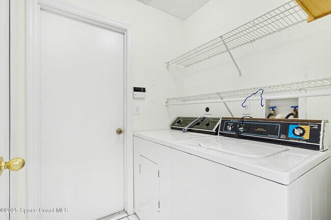 Building Photo - 2441 Wolf Creek Dr