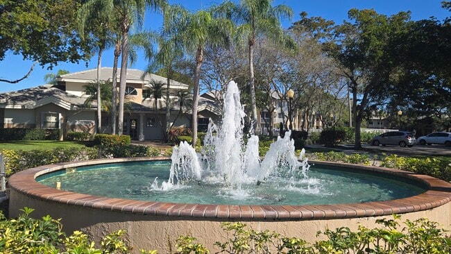 Building Photo - 9899 Westview Dr