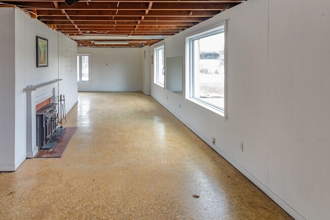 Building Photo - 18485 Ridge Rd