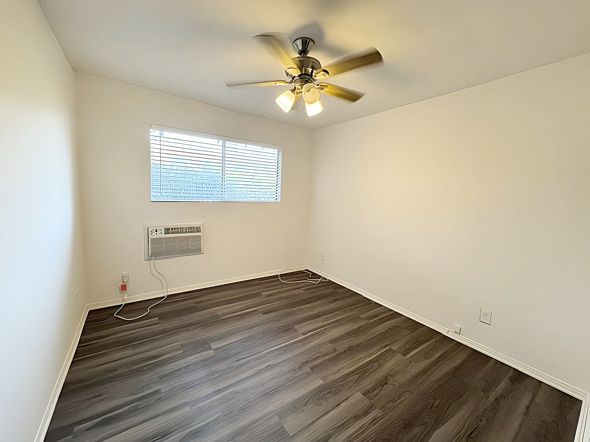 Building Photo - 4360 Willow Brook Ave