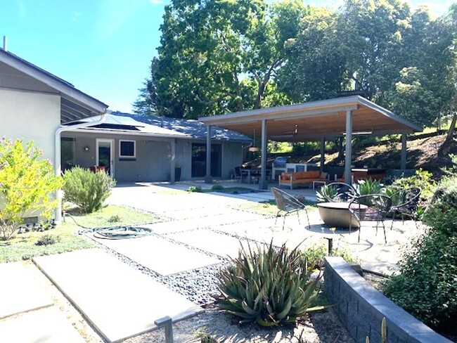 Building Photo - Gorgeous Poway Ranch Home