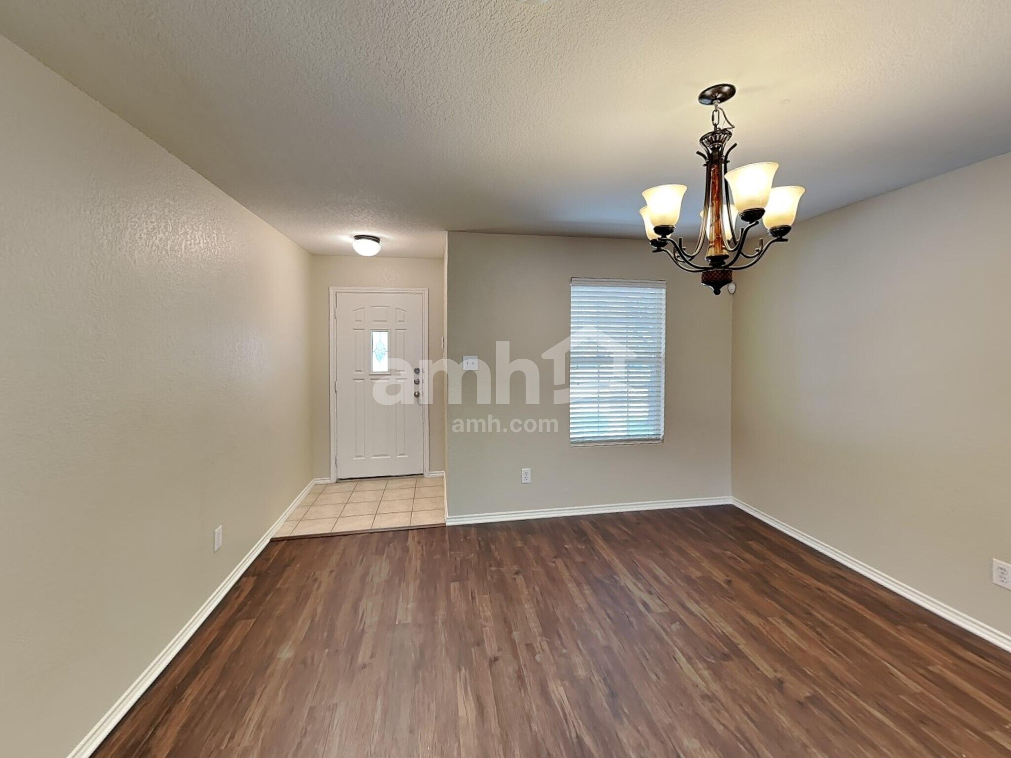 Building Photo - 8514 Silver Brush