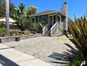 Building Photo - Prospects Heights Charmer 3bd / 2.5ba House