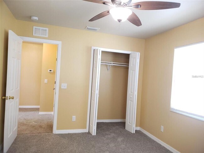 Building Photo - 1364 Fairway Dr