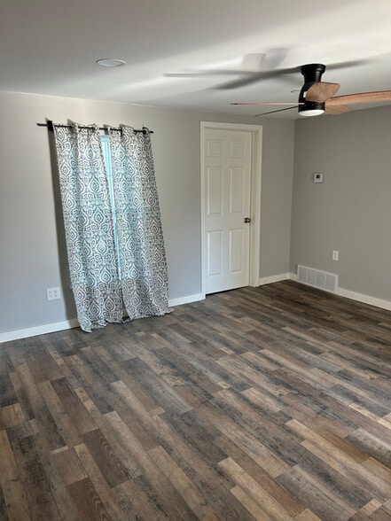 Building Photo - 12034 Main St