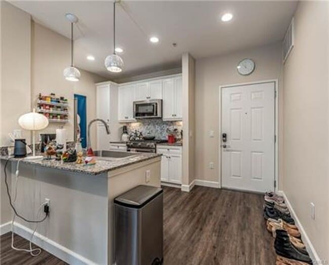 Building Photo - COMING SOON! Resort Style 2BR Condo with F...