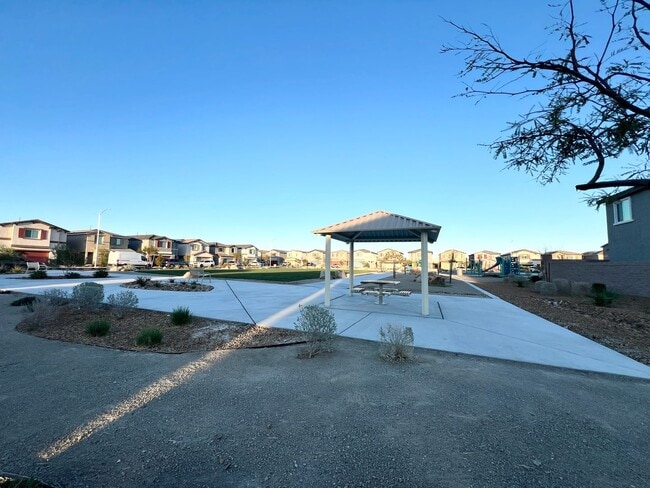 Building Photo - 2625 Dahlia Fls Ave