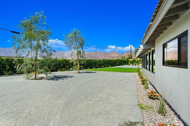 Building Photo - 79869 Hummingbird Ln