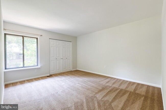 Building Photo - 10564 Cross Fox Ln