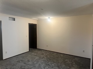 Building Photo - Move in Special - $500 off first months rent!