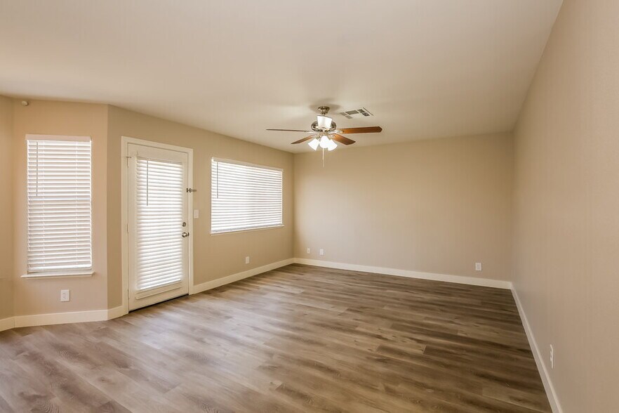 Building Photo - 5616 Red Bluff Dr