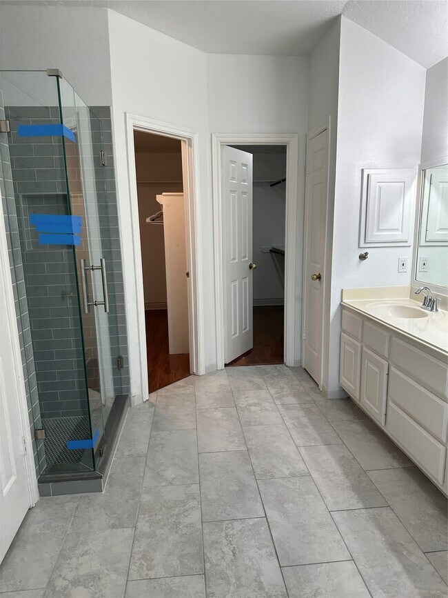 Building Photo - 14419 Redbud Valley Trail