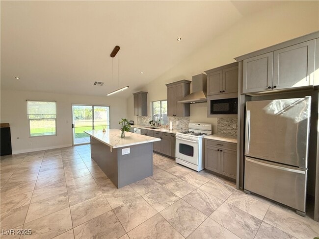 Building Photo - 5908 Red Saturn Dr