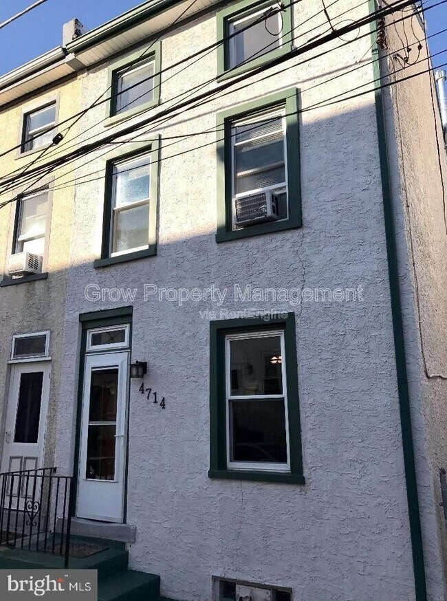 Building Photo - 4714 Fowler St