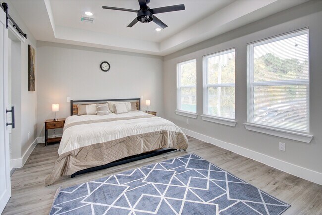 Building Photo - 9305 Tower St