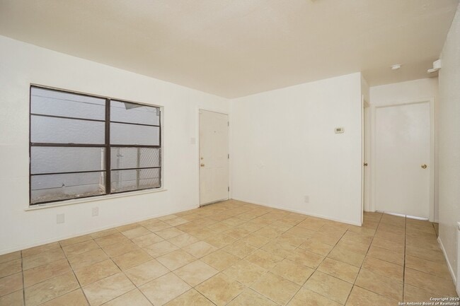 Building Photo - 5916 Mission Sunrise