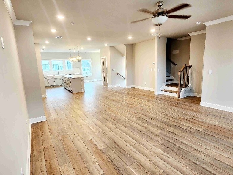 Building Photo - 1054 Knoxboro Ln