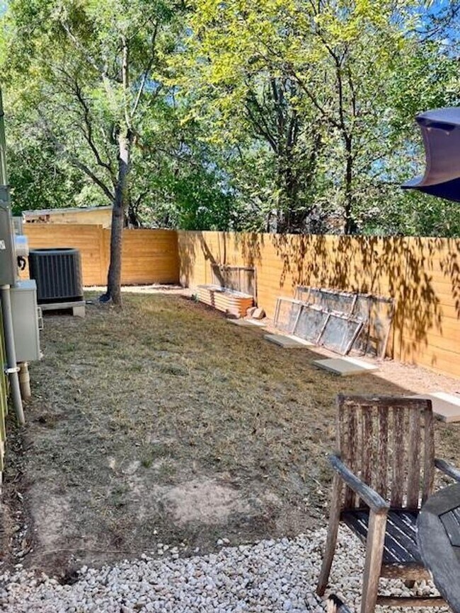 Building Photo - PRE-LEASE - Heart of the City! 2 bedrooms,...