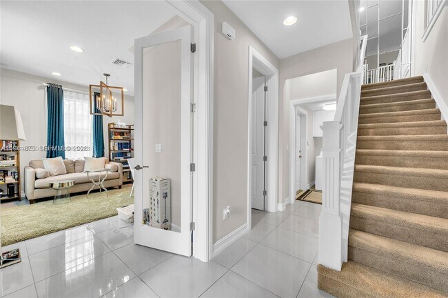 Building Photo - 10226 Akenside Dr