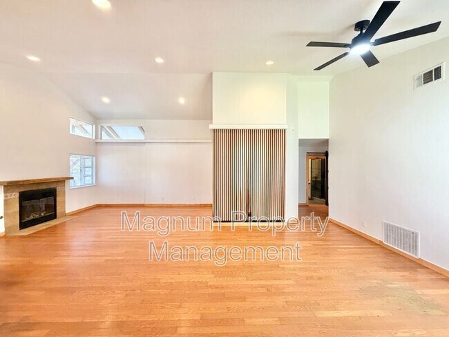 Building Photo - 22988 Joaquin Ridge Dr