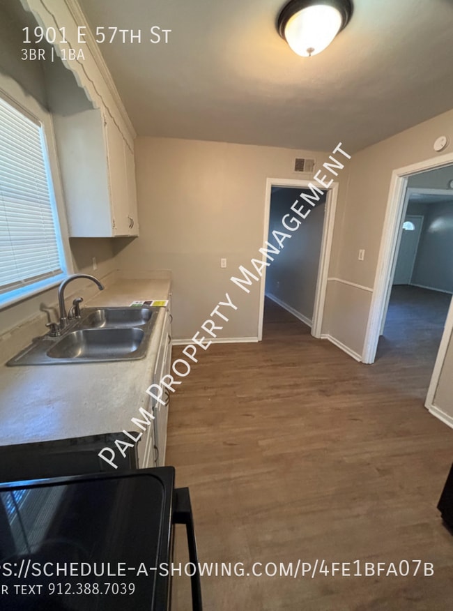 Building Photo - 1901 E 57th St