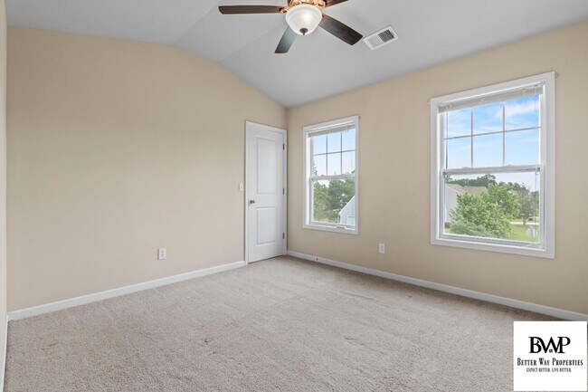 Building Photo - 11 Belhaven Dr