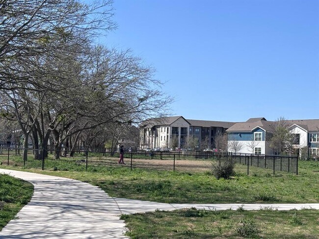 Building Photo - 1405 Berlin Ln