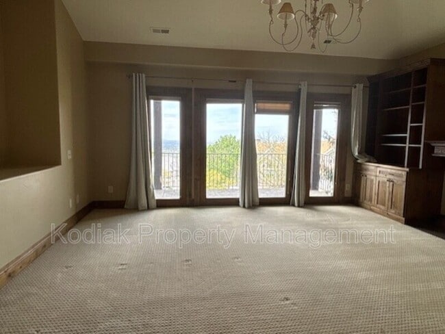 Building Photo - 3608 E Crest Mount Cir