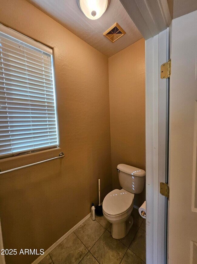 Building Photo - 42593 Abbey Rd