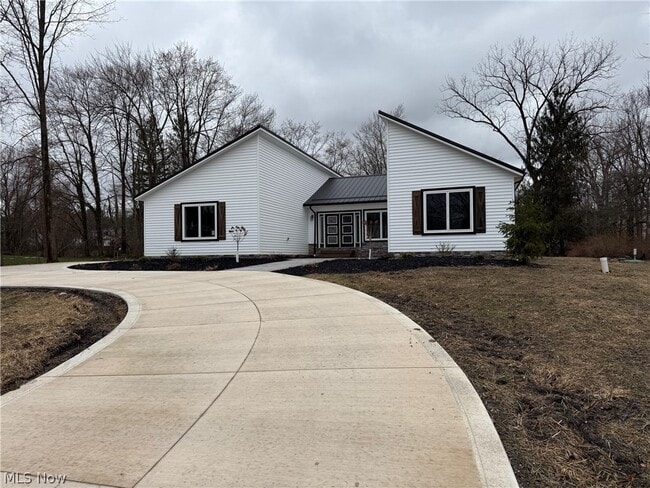 Building Photo - 3940 Ellendale Rd