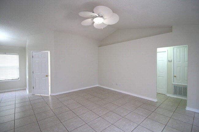 Building Photo - 3BR/2BA North Pensacola Brick Home with Bonus Room, Vaulted Ceilings & Privacy-Fenced Backyard Ne...
