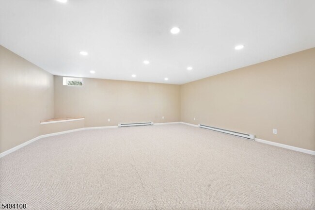 Building Photo - 119 Hoover Ave