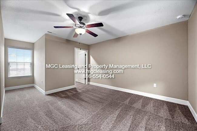 Building Photo - 2102 Hickoryleaf Ln