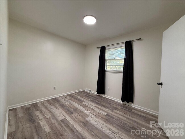 Building Photo - 201 Allison Dr