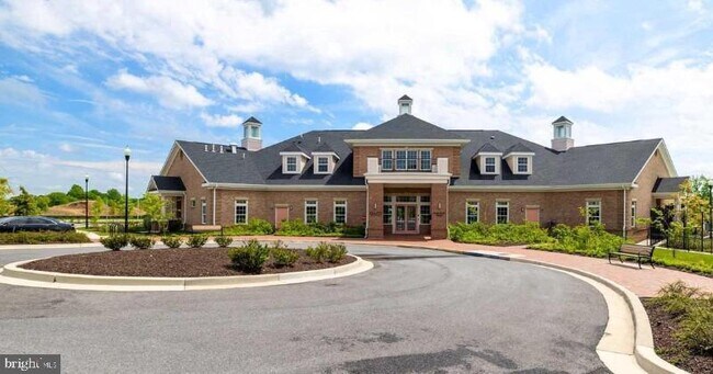 Building Photo - 9704 Glassy Creek Way