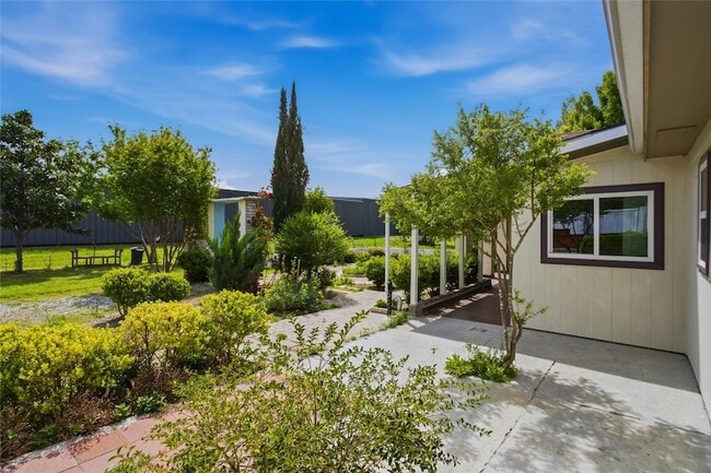 Building Photo - 2543 Co Rd 332