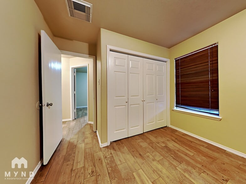 Building Photo - 635 Ashlen Dr