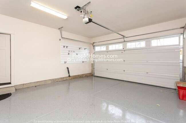 Building Photo - Luxury 5-Bedroom Home in South Cooper Mountain!