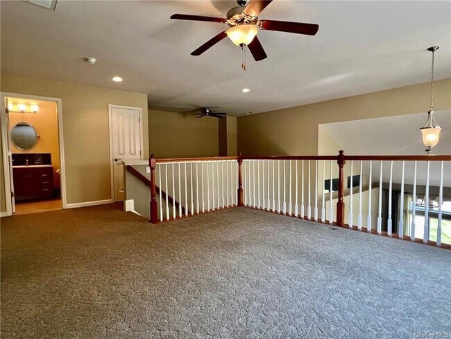 Building Photo - 41 High Ridge Ln