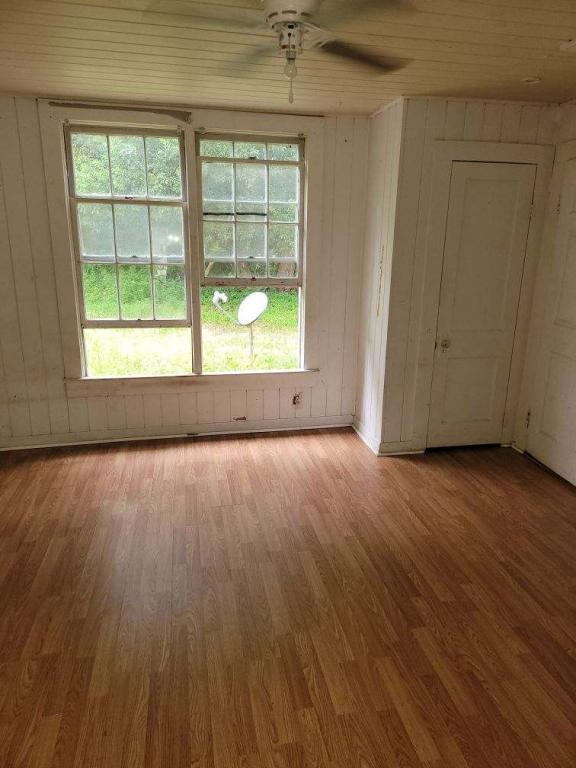 Building Photo - 11836 Cedar St