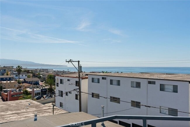 Building Photo - 1452 Loma Dr