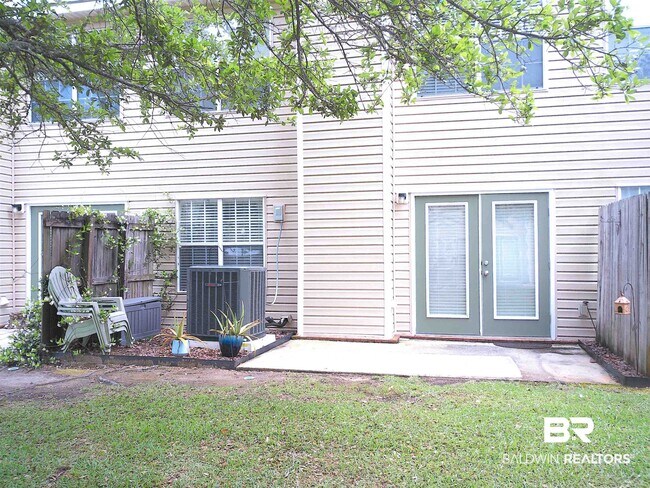 Building Photo - 1517 Regency Rd