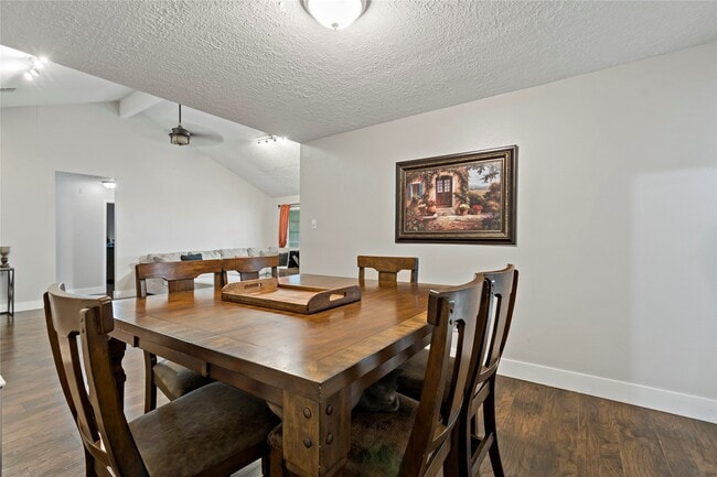 Building Photo - 1910 E Navaho Trail